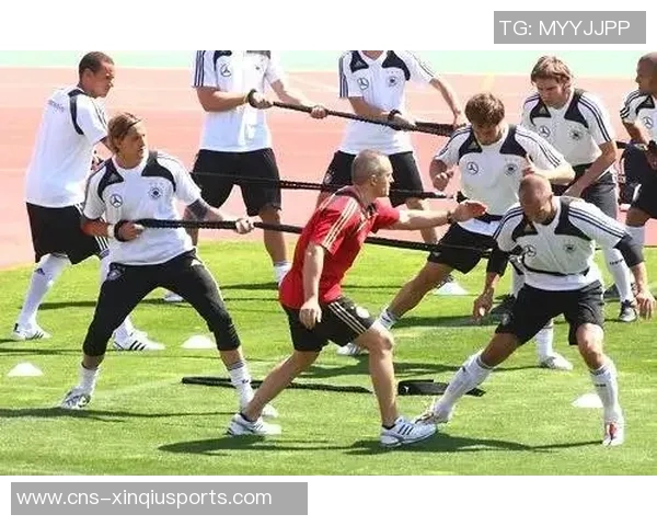 提升足球专项技能的有效训练方法与实战技巧分享